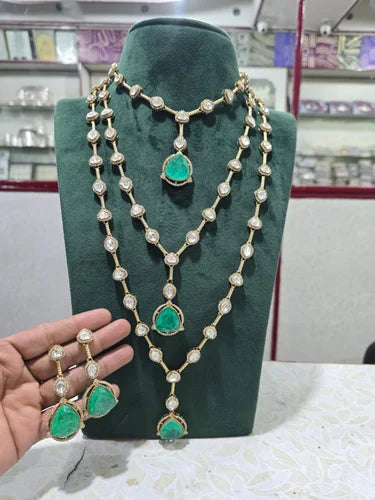 The Inaya Emerald Polki Set